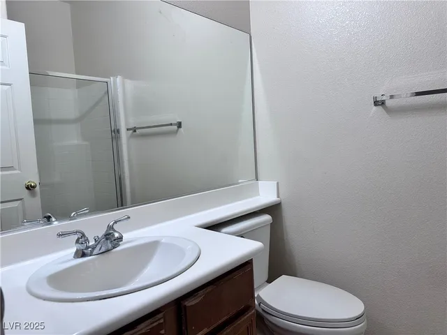 $2,350 | 9676 Ridgebluff Avenue, Las Vegas, NV 89148