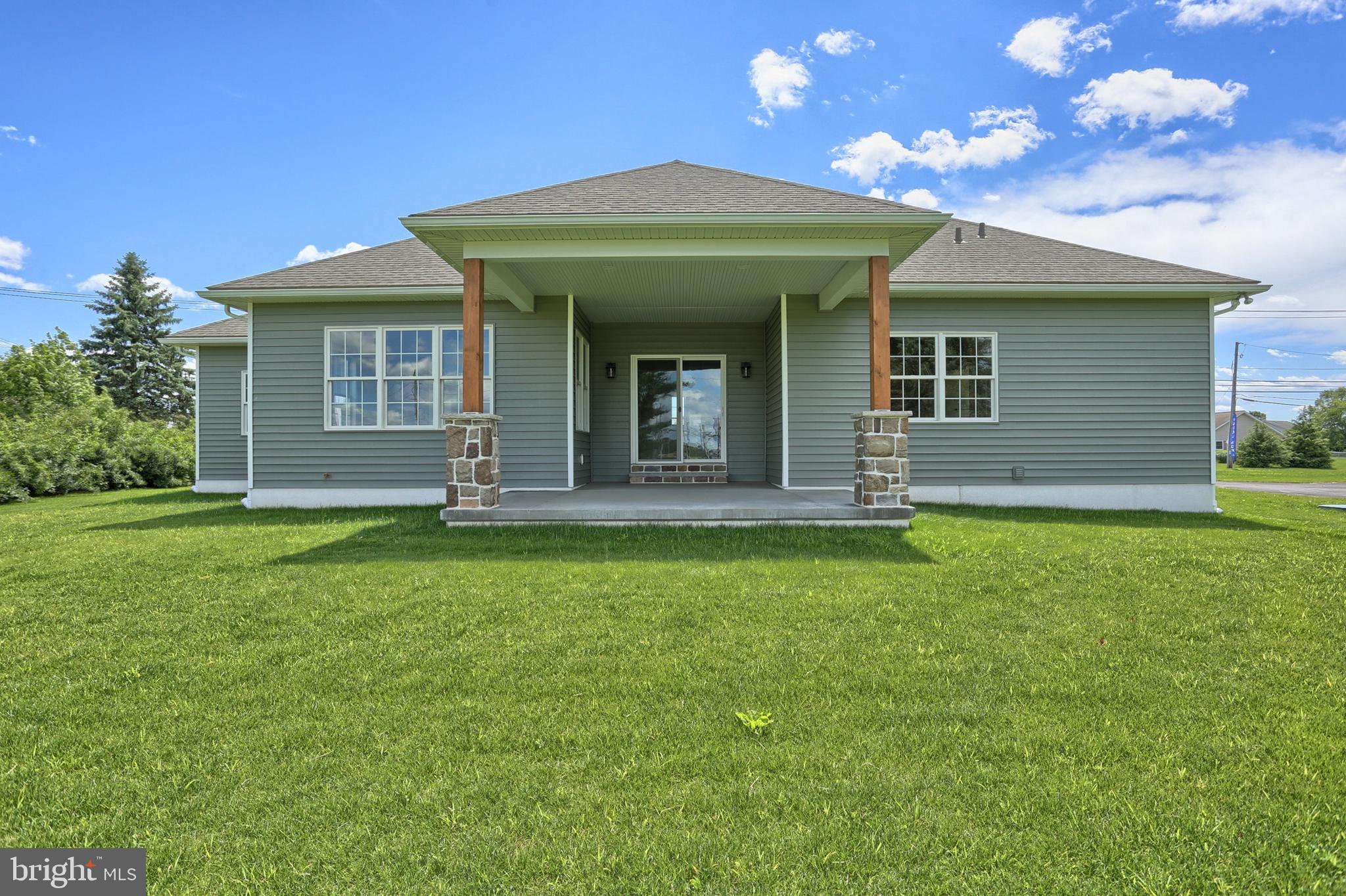 22 Rolling Meadow Road Lebanon, PA 17046 - Photo 37 of 38 a front view of a house with garden