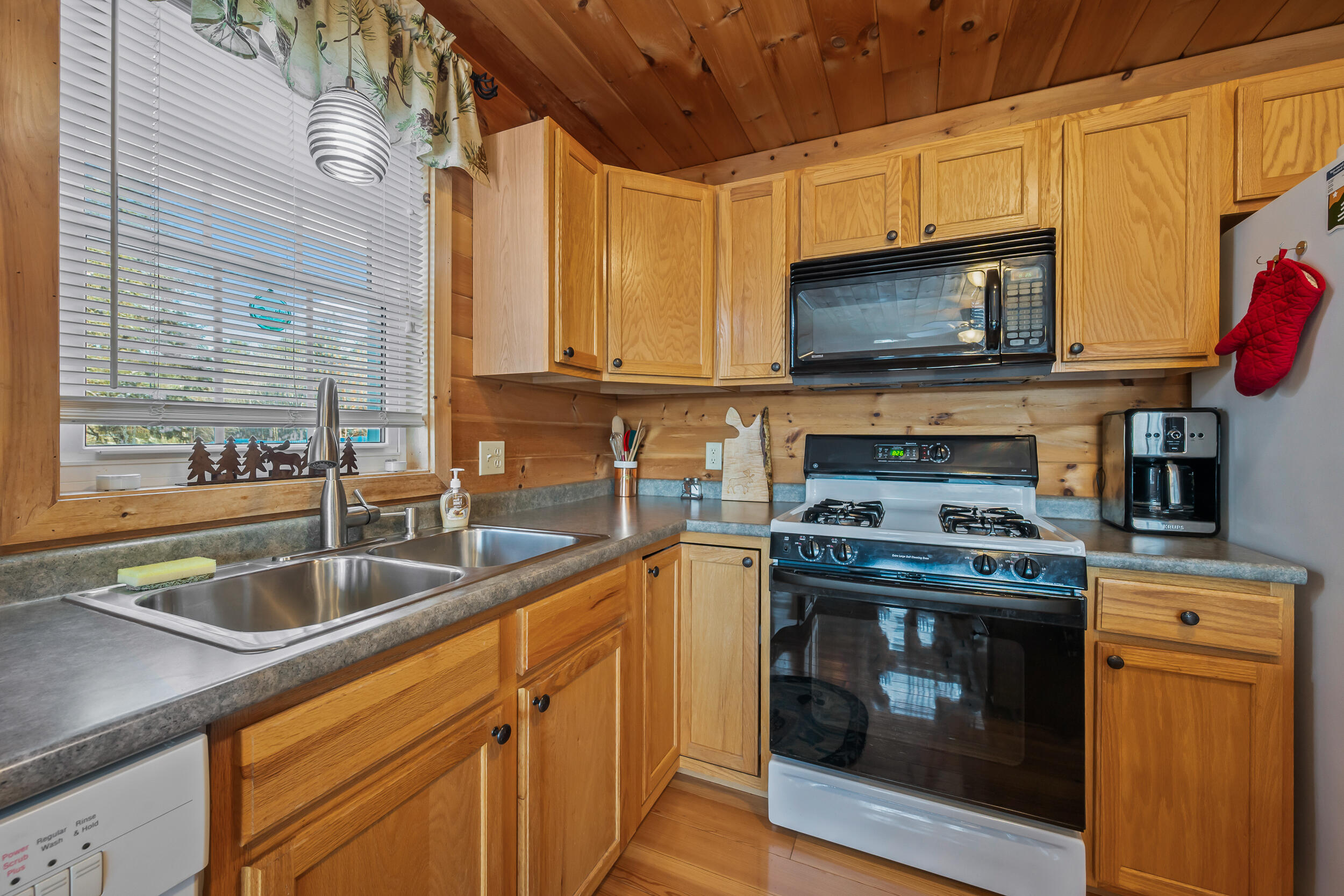 49 Field Way Rangeley, ME 04970 - Photo 10 of 56 DSC_6502