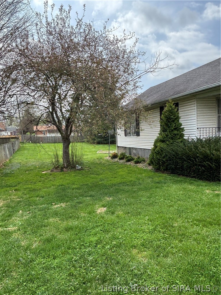 205 Arthur Street Salem, IN 47167 - Photo 8 of 27