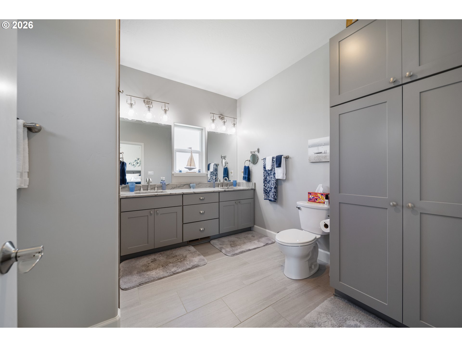 30516 Old Coast Road Gold Beach, OR 97444 - Photo 17 of 41 Owner's Suite Bathroom
