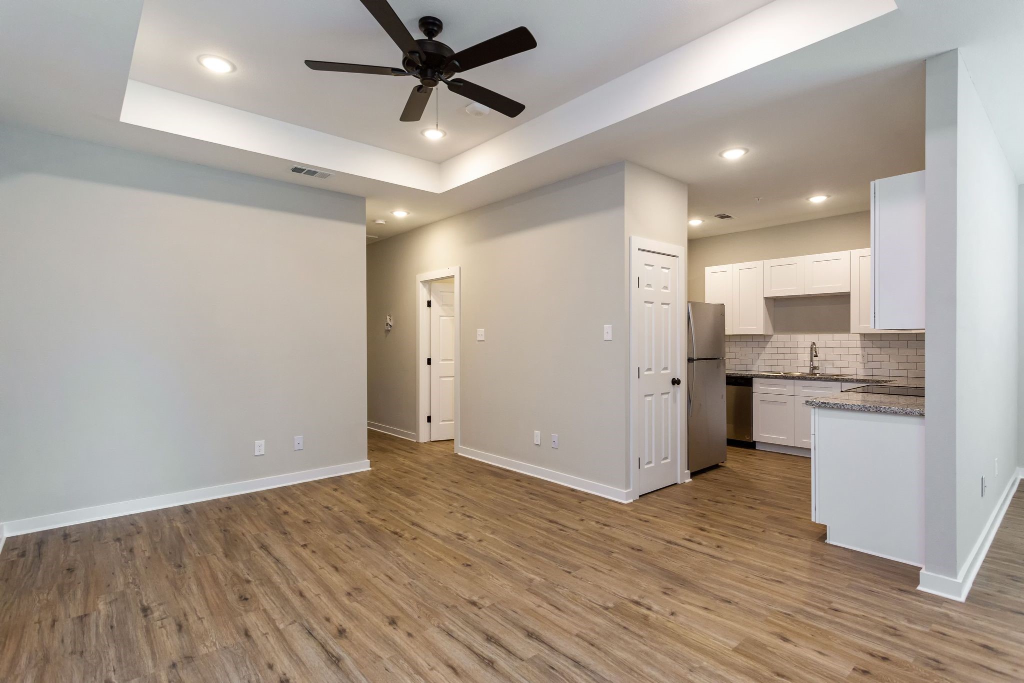10317 Lake Road, Unit 15B Houston, TX 77070 - Photo 4 of 32