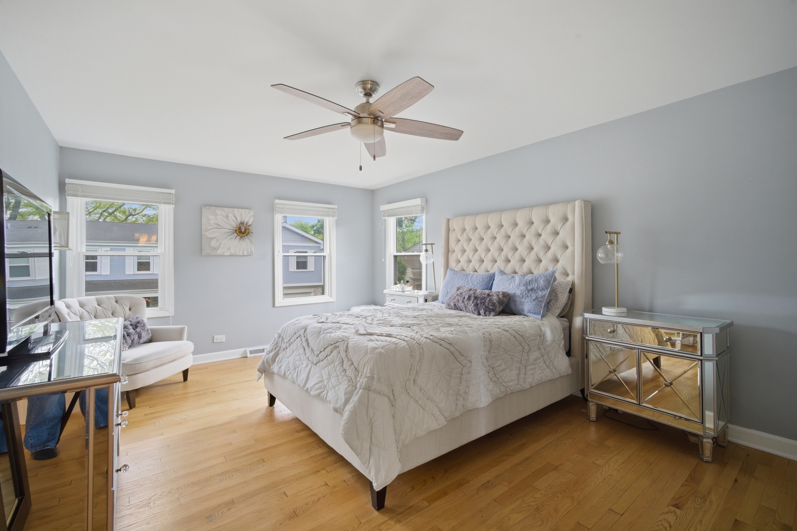 2831 Farmington Road Northbrook, IL 60062 - Photo 17 of 33 a bedroom with a bed and window