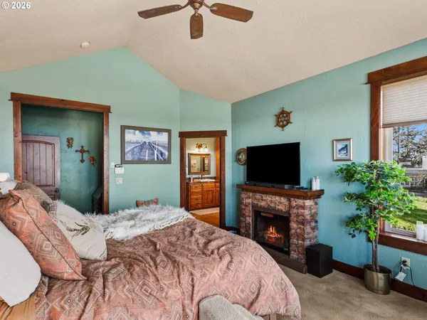 $2,199,000 | 7118 Grandview Avenue, Scotts Mills, OR 97375