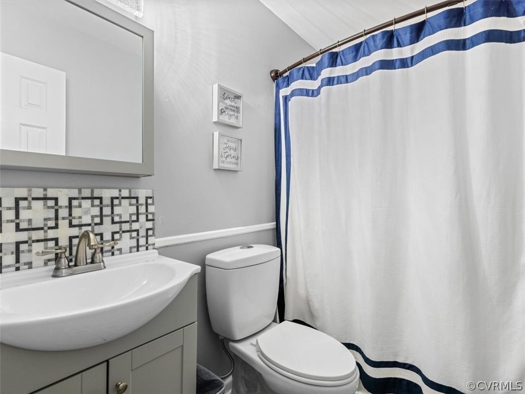 9002 Becton Road Glen Allen, VA 23060 - Photo 17 of 27 Hall Bath