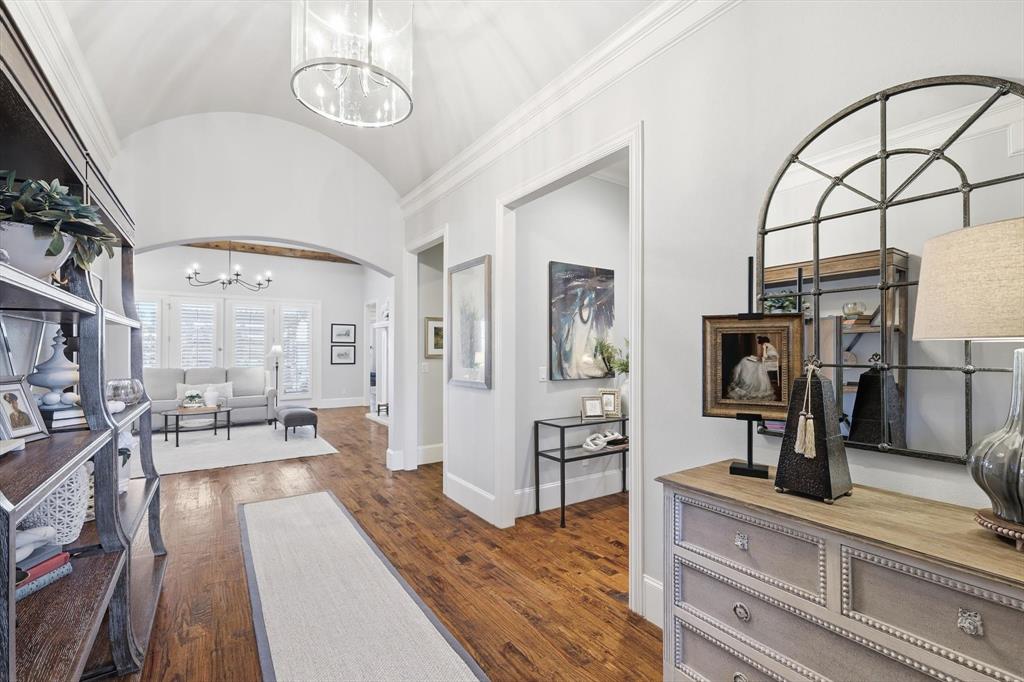 921 Winding Ridge Trail Southlake, TX 76092 - Photo 3 of 40 a living room with furniture