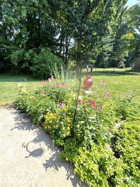 102 Ralph Road Manchester, CT 06040 - Photo 2 of 2
