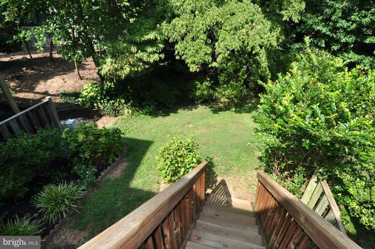 432 Colonial Ridge Lane Arnold, MD 21012 - Photo 2 of 25 Stairs from Deck