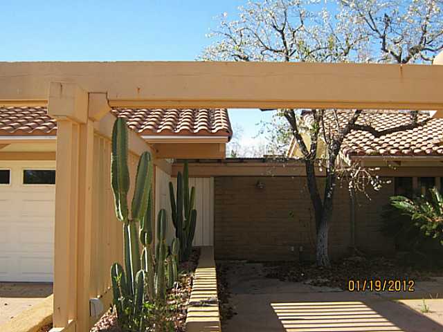 32664 Womsi Road Pauma Valley, CA 92061 - Photo 3 of 11 Court yard entry