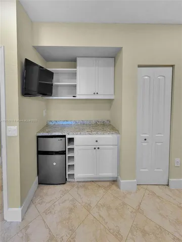 $449,000 | 75 Gulfstream Road, Unit 211B, Dania Beach, FL 33004