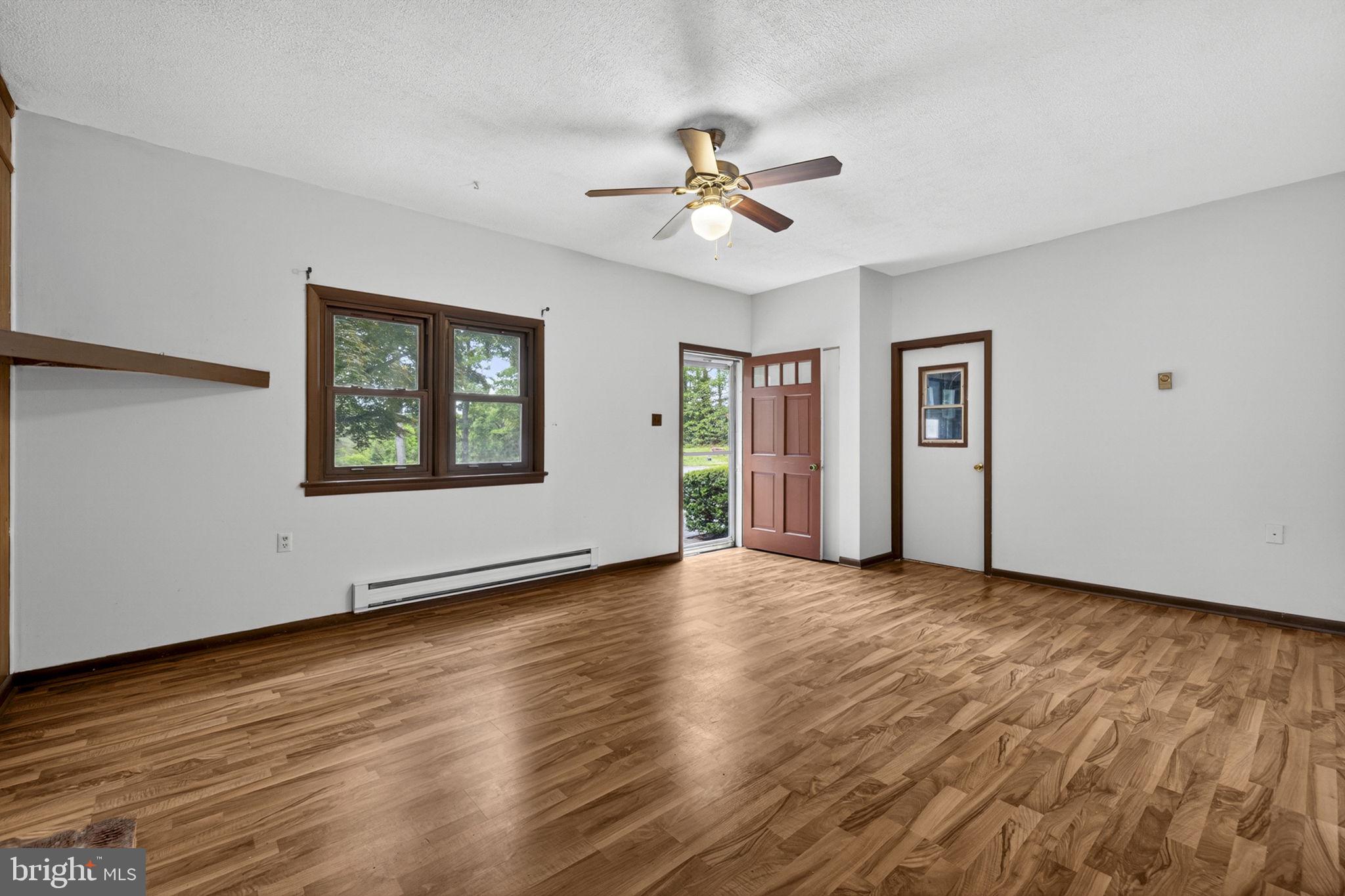 41726 Stumptown Road Leesburg, VA 20176 - Photo 72 of 91 Cottage Living Room