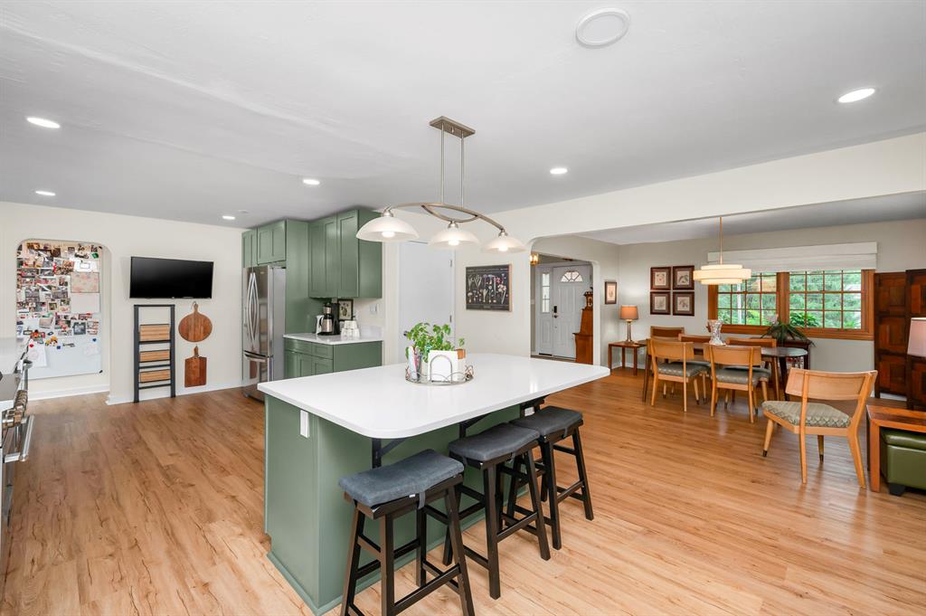 2316 Clearvue Road Pittsburgh, PA 15237 - Photo 9 of 37 Gallery Image 9