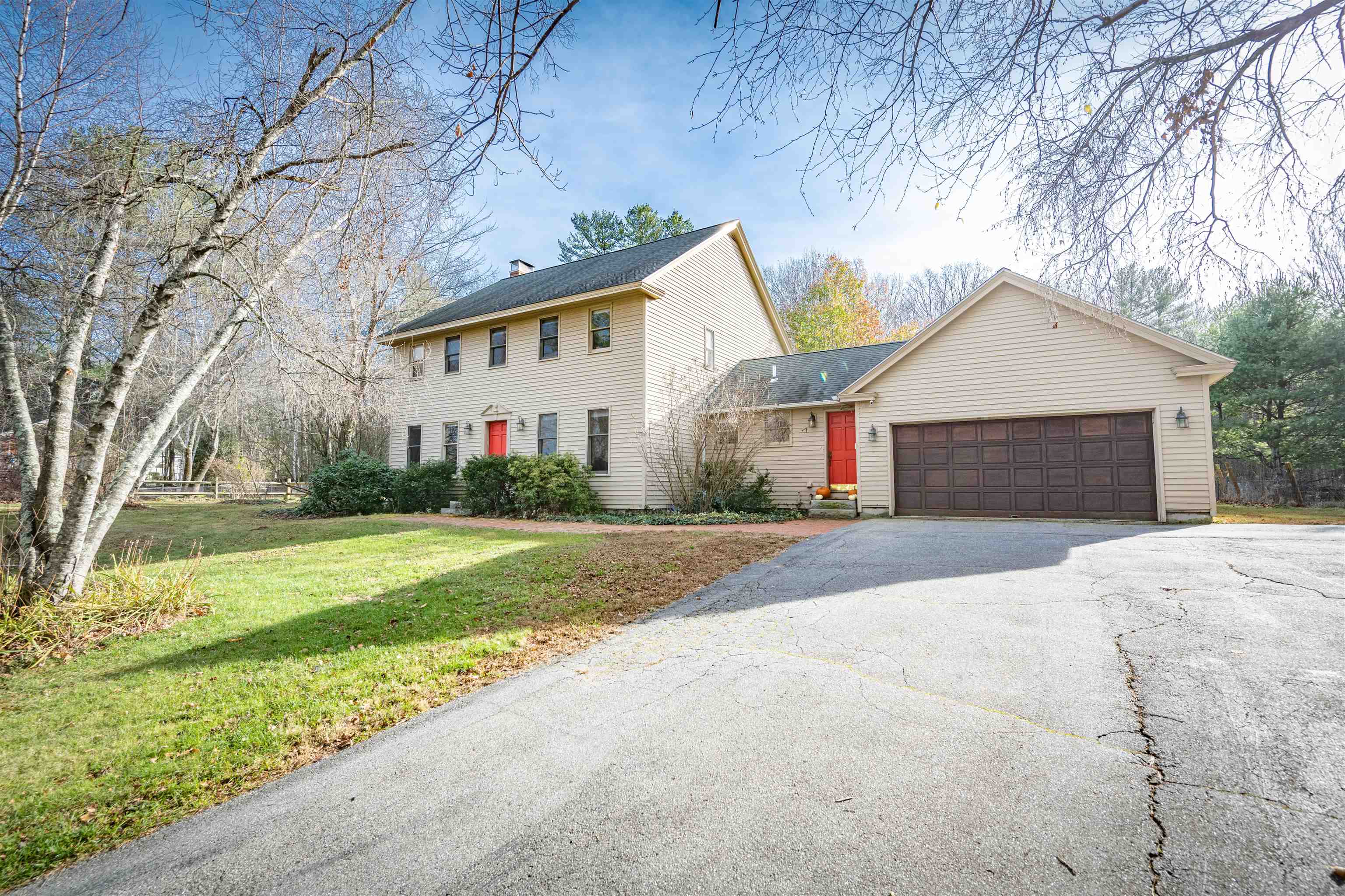 83 Hovey Road Londonderry, NH 03053 - Photo 1 of 40 Gallery Image 1