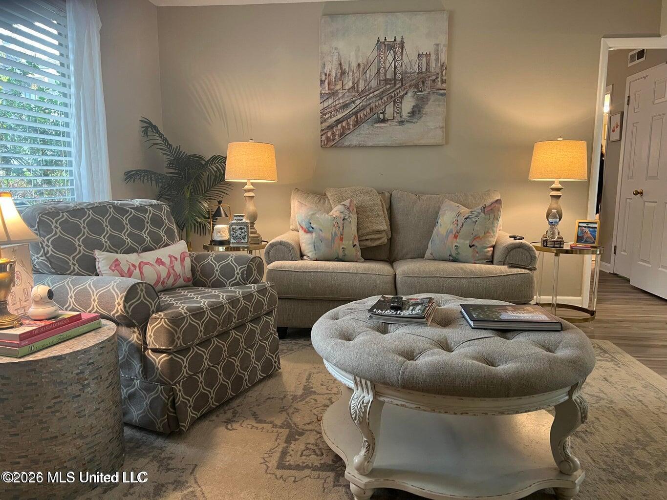 550 Post Road, Unit 607 Ridgeland, MS 39157 - Photo 3 of 28 Large living room