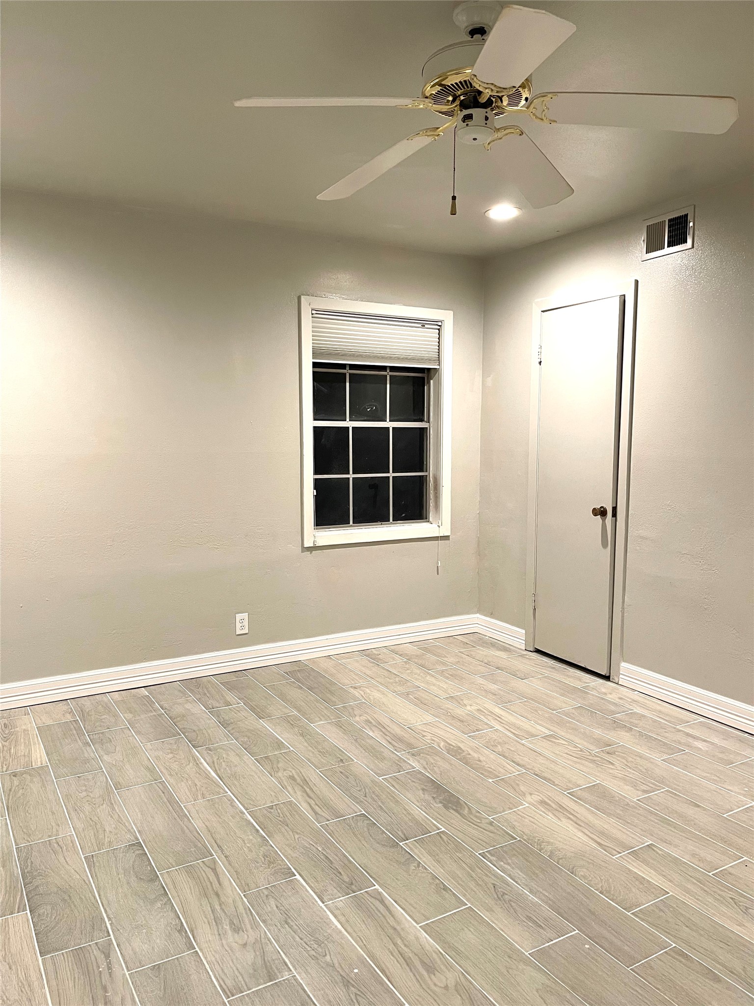 5131 Indigo Street Houston, TX 77096 - Photo 12 of 21 Master Bedroom