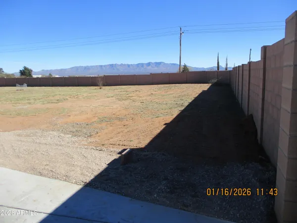 $2,300 | 8373 East Sunwing Ridge Drive, Hereford, AZ 85615