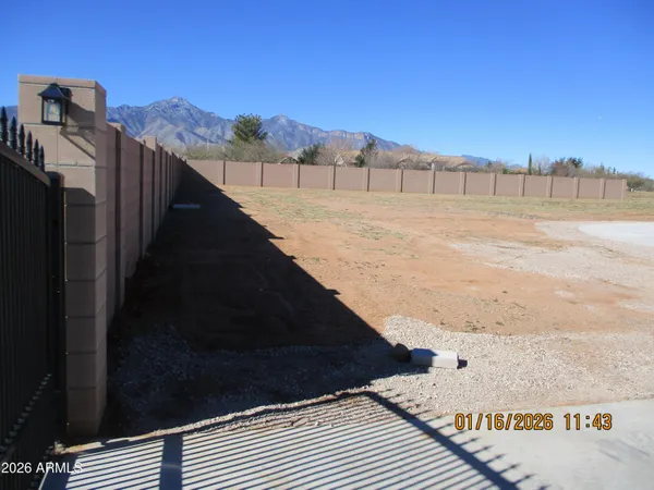 $2,300 | 8373 East Sunwing Ridge Drive, Hereford, AZ 85615