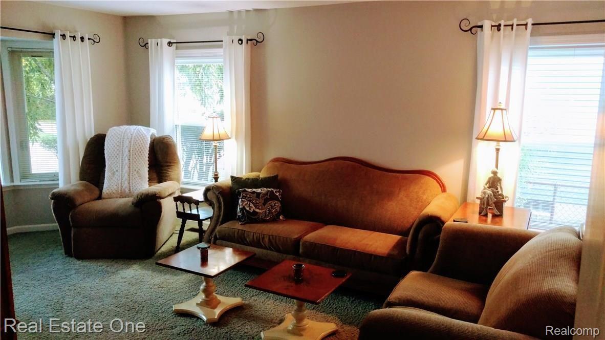 3249 Wakefield Road Berkley, MI 48072 - Photo 10 of 44 Living room from dining room