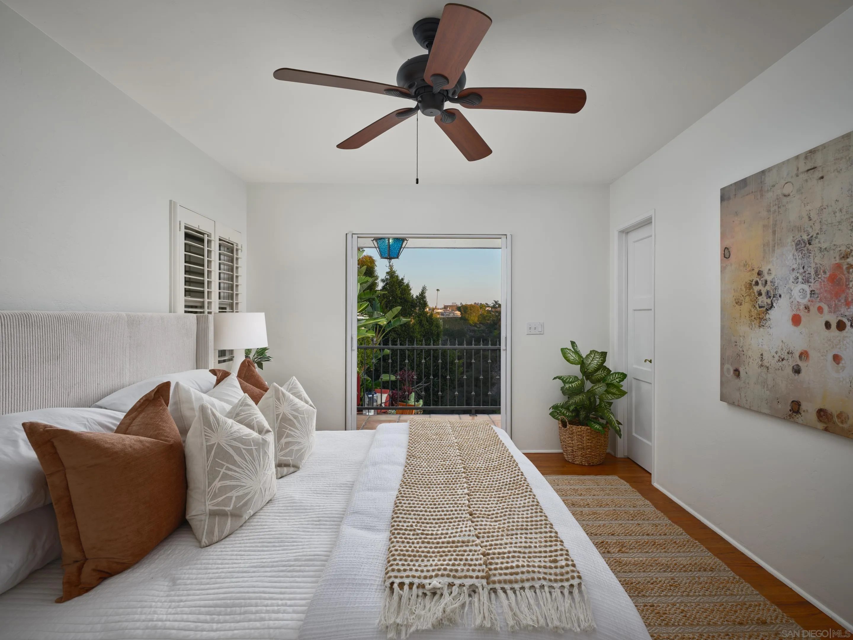 4725 Natalie Drive San Diego, CA 92115 - Photo 18 of 34 a living room with furniture and a potted plant