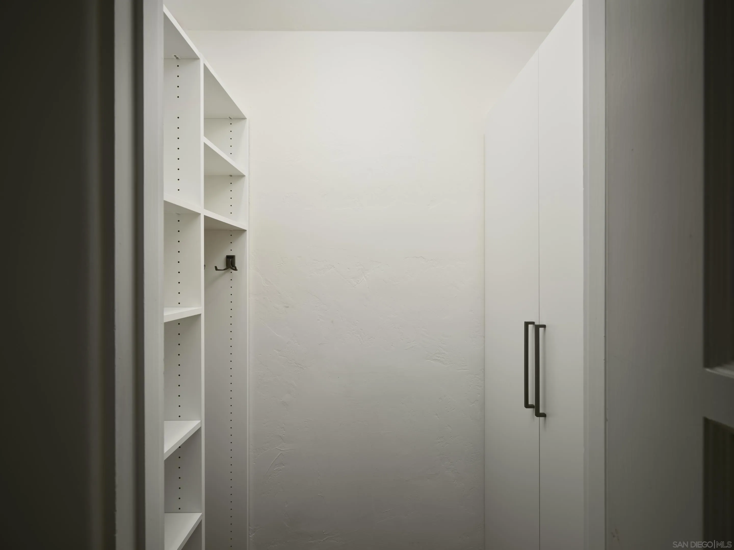 4725 Natalie Drive San Diego, CA 92115 - Photo 31 of 34 a view of hallway with shower