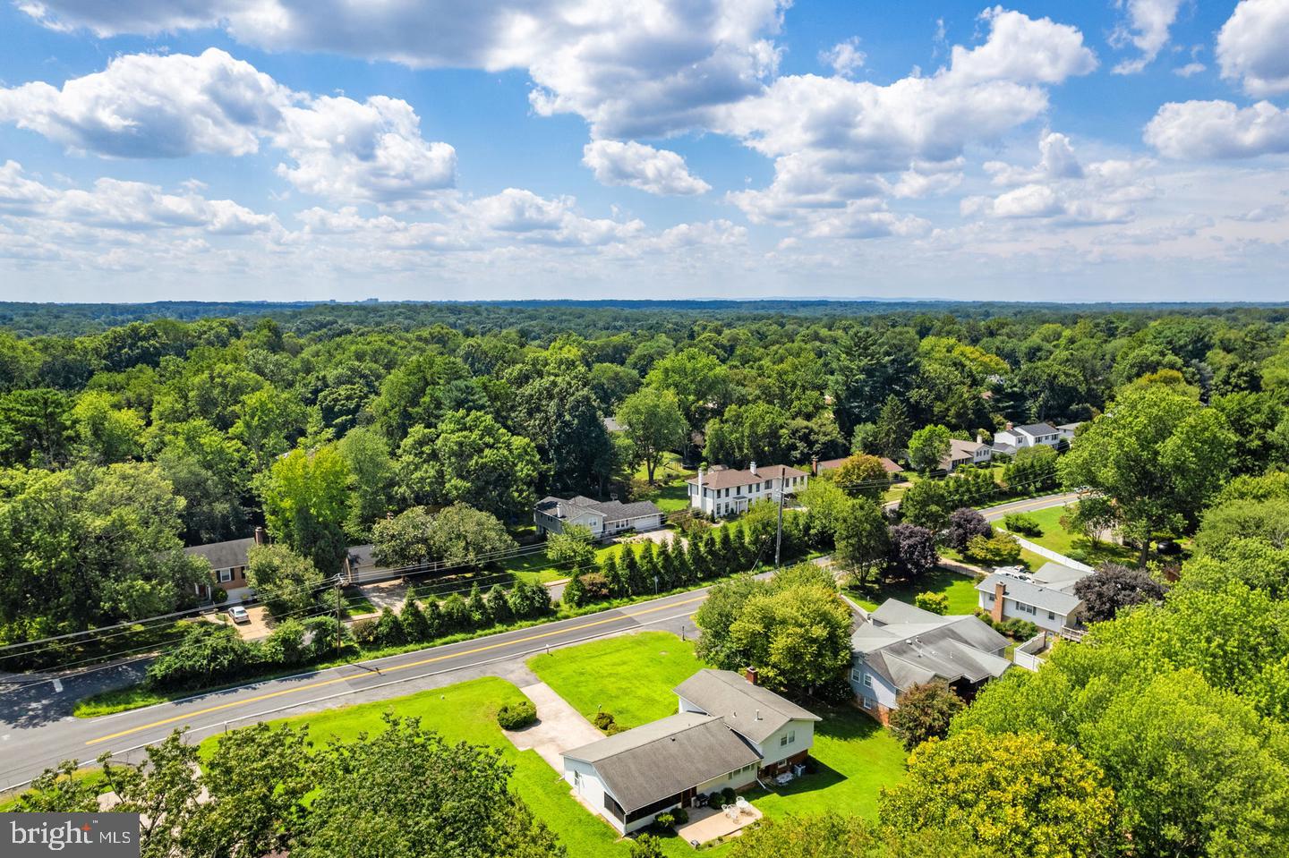 9904 Vale Road Vienna, VA 22181 - Photo 11 of 16 Gallery Image 11