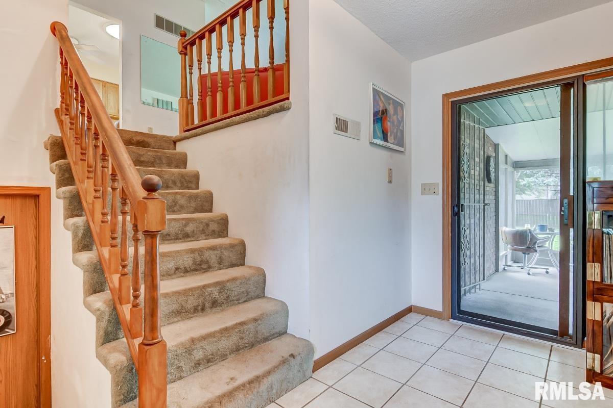 508 Golf Road Springfield, IL 62704 - Photo 5 of 30 Gallery Image 5
