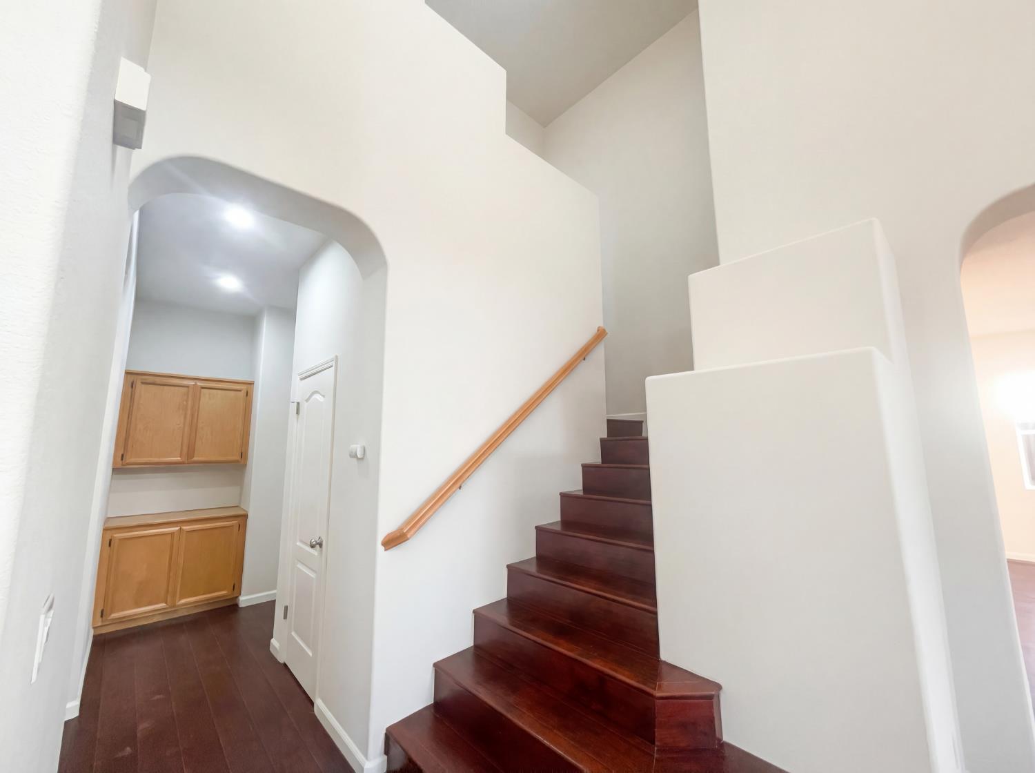 8137 Wyndwillow Way Elk Grove, CA 95758 - Photo 18 of 41 a view of entryway and hall with wooden floor