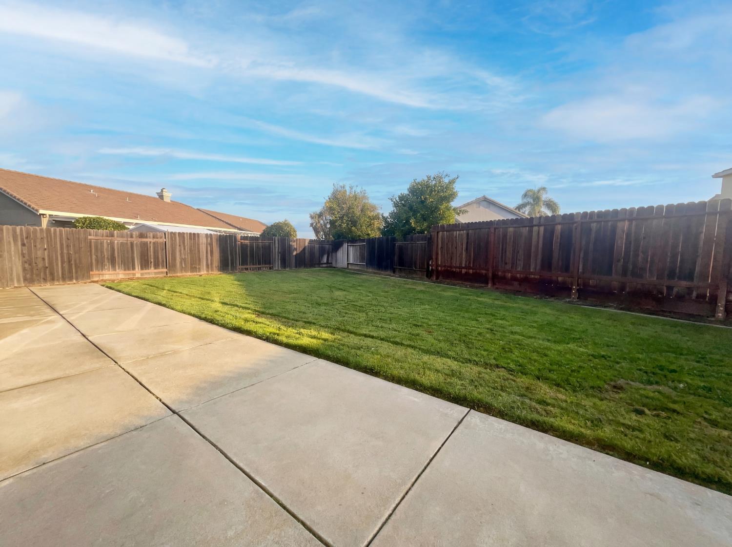 8137 Wyndwillow Way Elk Grove, CA 95758 - Photo 40 of 41 a view of a backyard