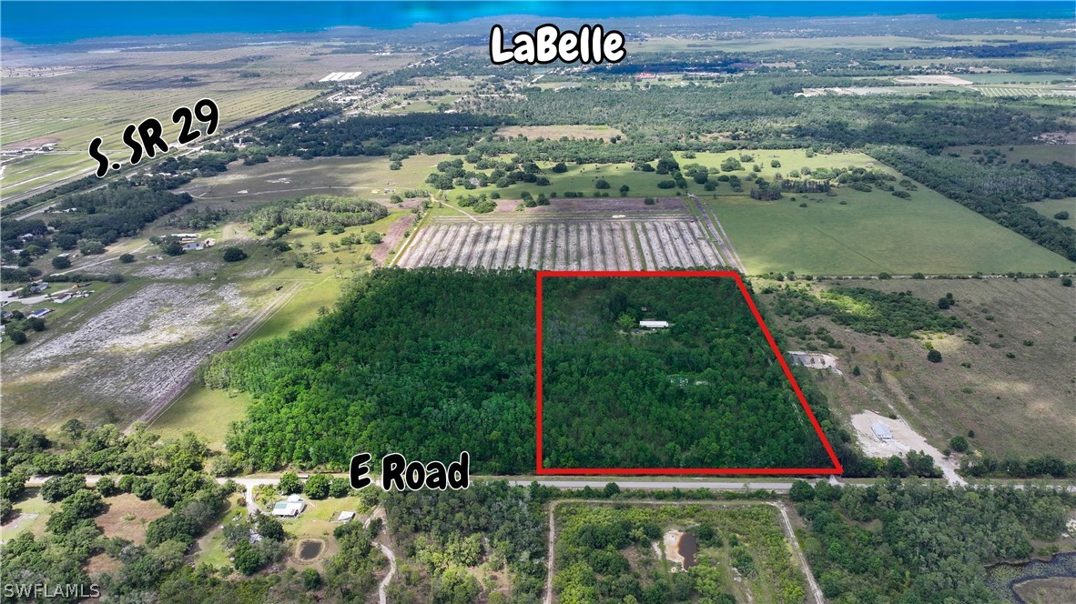 720 E Road LaBelle, FL 33935 - Photo 3 of 40 a view of a street