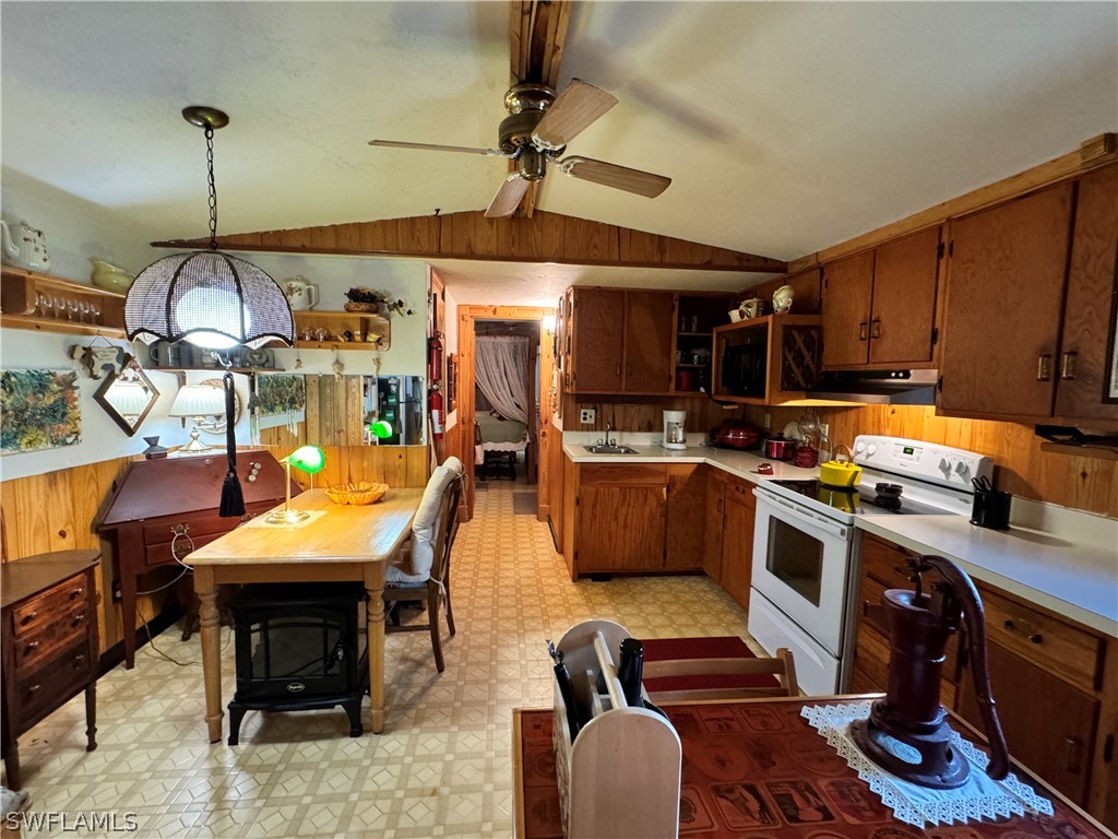 720 E Road LaBelle, FL 33935 - Photo 37 of 40 a room with lots of furniture and appliances