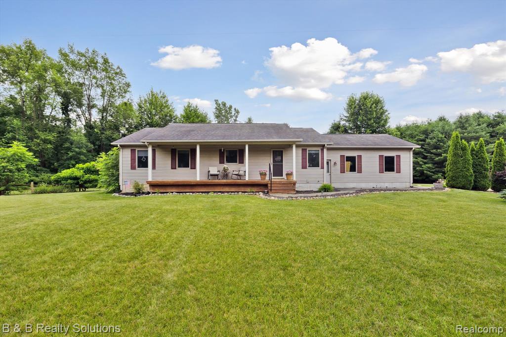 2264 Dodds Road North Branch, MI 48461 - Photo 1 of 57