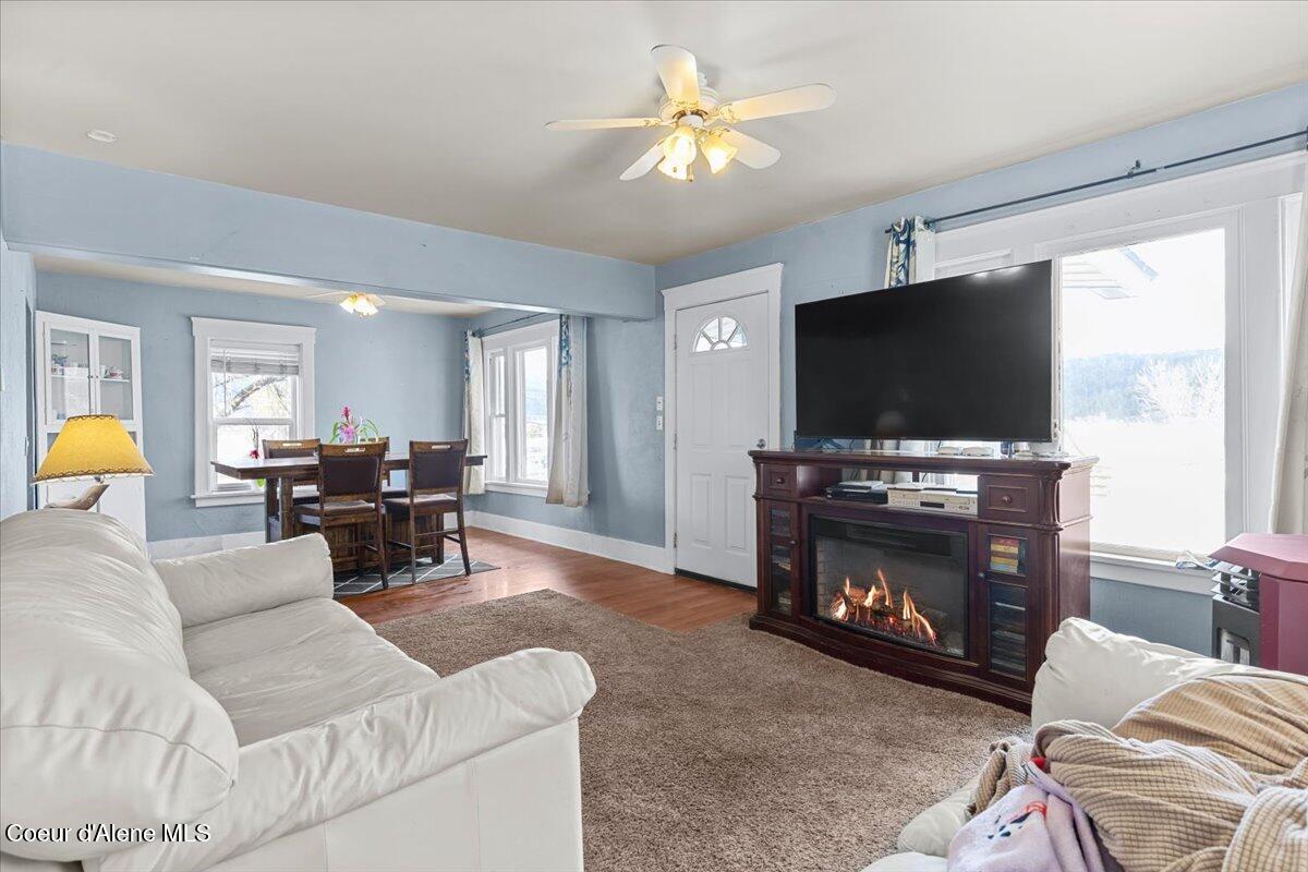 315 South 5th Street St. Maries, ID 83861 - Photo 3 of 32 Living Room