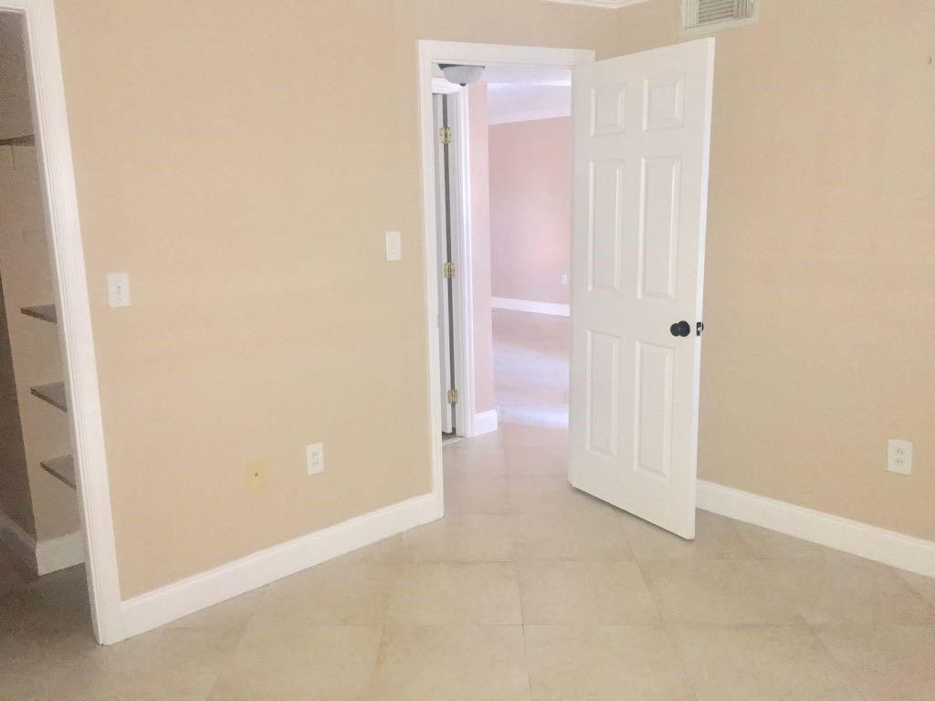 2900 North Pine Island Road, Unit 109 Sunrise, FL 33322 - Photo 4 of 30 Photo 4
