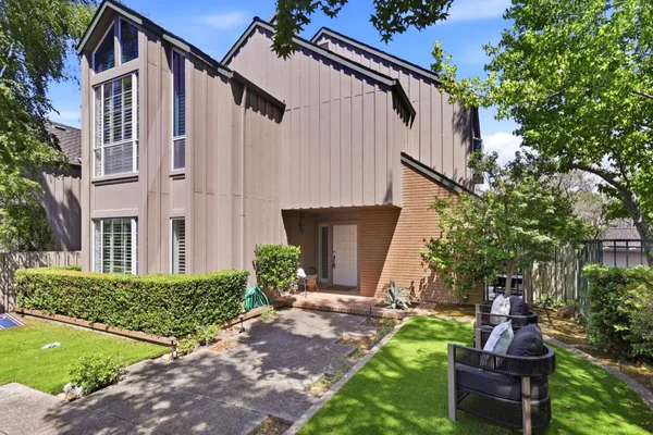 $2,200,000 | 2941 Belmont Woods Way, Belmont, CA 94002