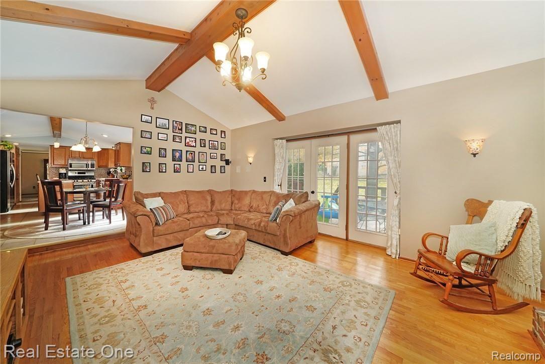 1359 Springwood Lane Rochester, MI 48309 - Photo 21 of 48 20.jpg
