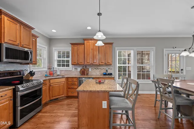 $579,900 | 8649 Glade Hill Drive, Apex, NC 27539