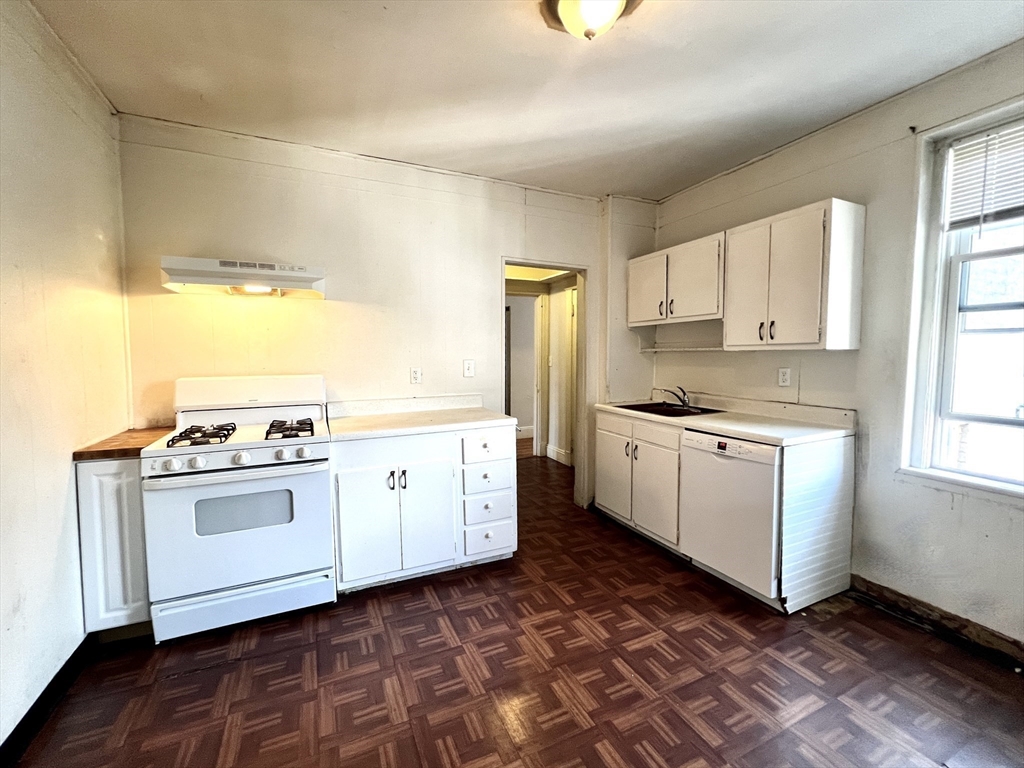 76 Babcock Street, Unit 3 Brookline, MA 02446 - Photo 10 of 21