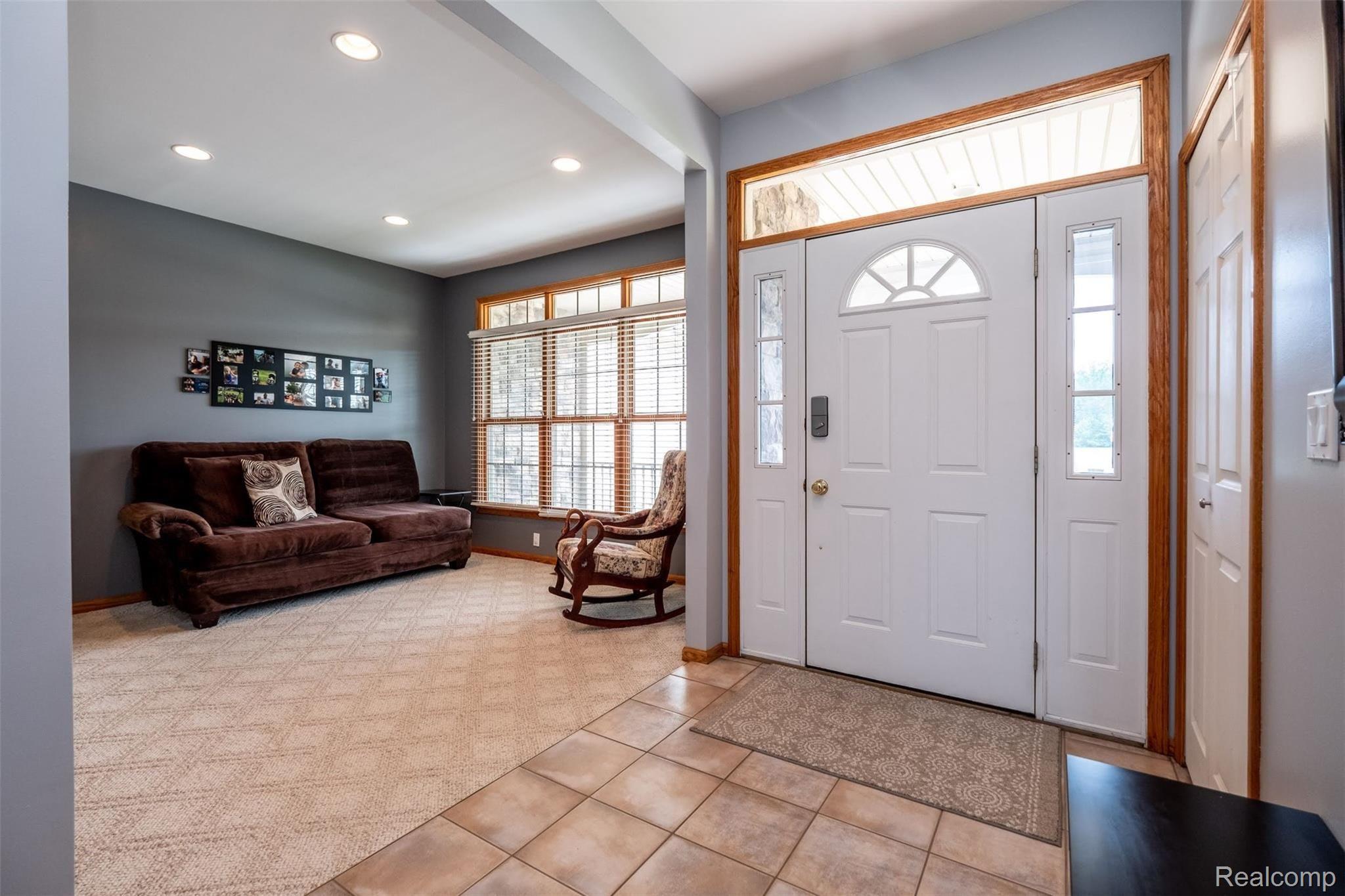 52945 Chesterfield Road New Baltimore, MI 48051 - Photo 5 of 62 52945 Chesterfield Rd (5 of 62).jpg