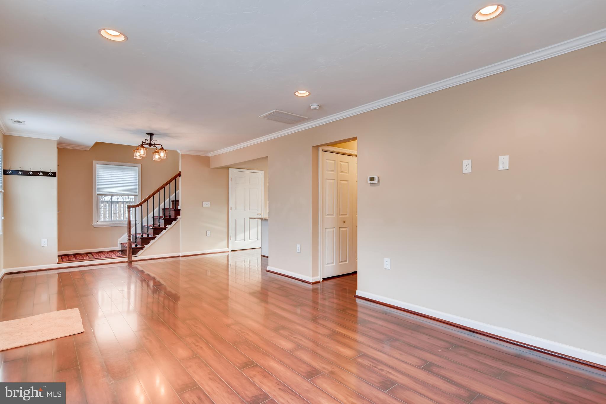 10 East Orville Road Baltimore, MD 21221 - Photo 8 of 28 Living Room