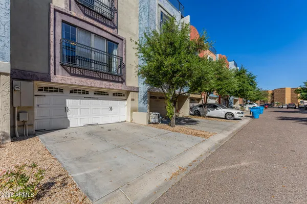 $2,300 | 3426 East Avalon Drive, Phoenix, AZ 85018