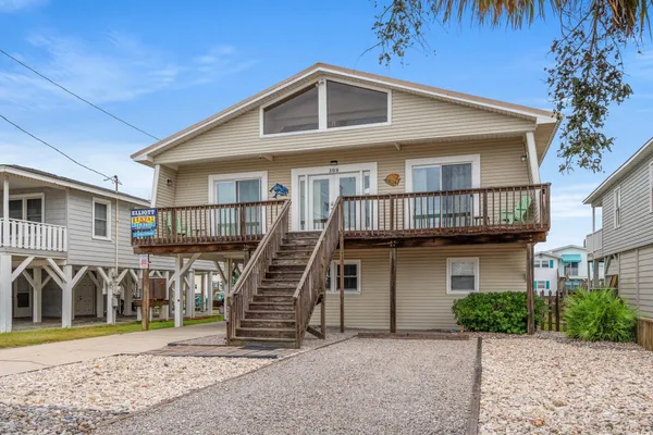 $869,900 | 308 54th Avenue North, North Myrtle Beach, SC 29582