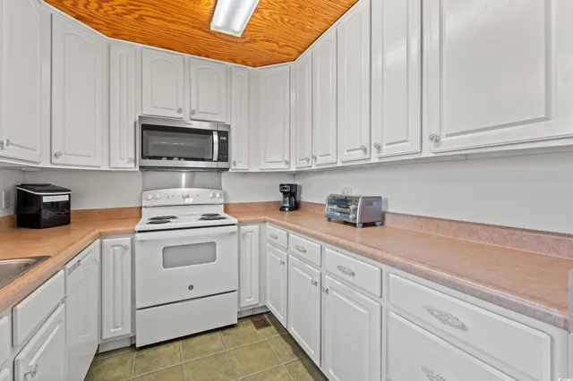 $924,500 | 308 54th Avenue North, North Myrtle Beach, SC 29582