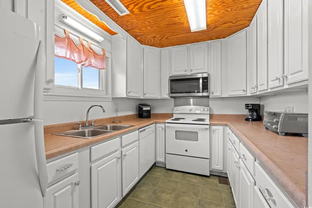 $924,500 | 308 54th Avenue North, North Myrtle Beach, SC 29582