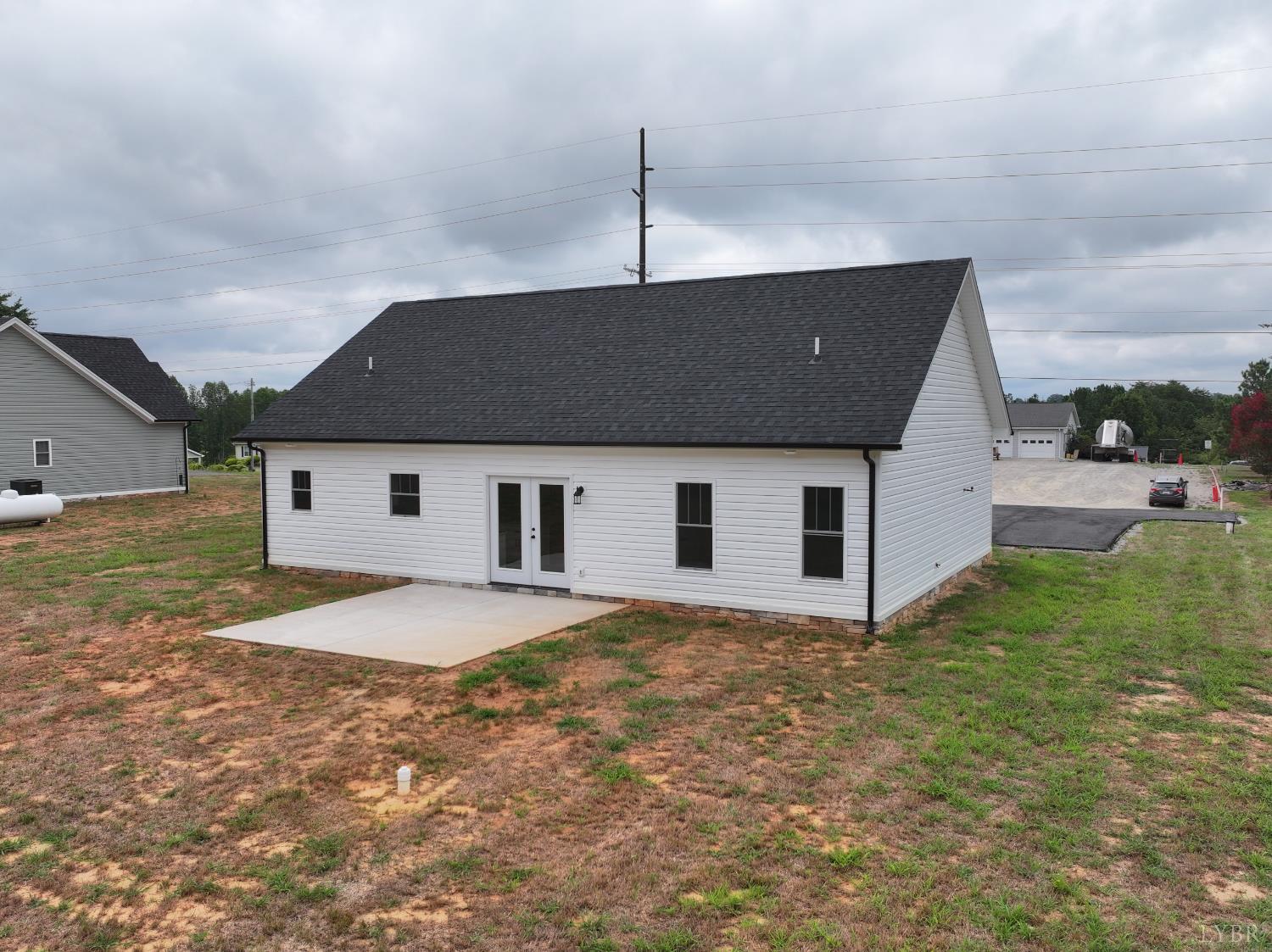3729 Kentuck Road Ringgold, VA 24586 - Photo 5 of 42 a house that has a big yard in front of it