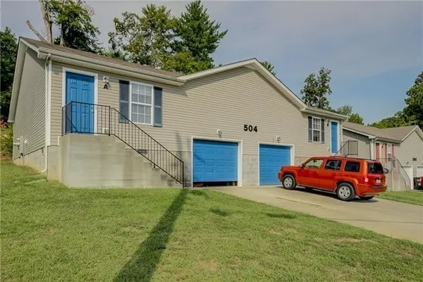$1,000 | 504 Luxury Drive, Unit B, Clarksville, TN 37043