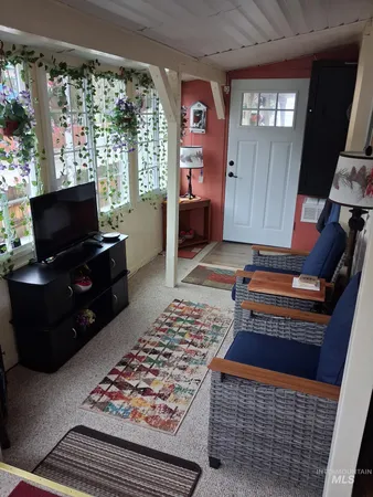 $185,000 | 514 North Sawyer Street, Unit D5, Cascade, ID 83611