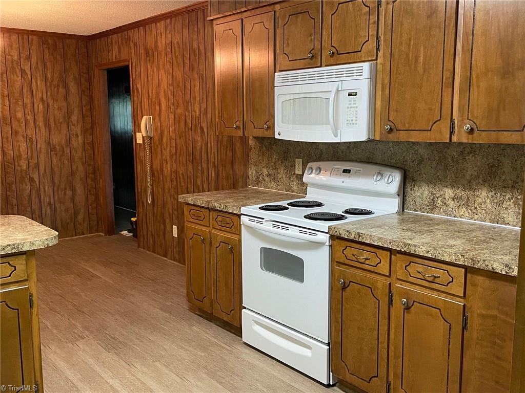 591 Nat Conrad Road Lexington, NC 27292 - Photo 6 of 20