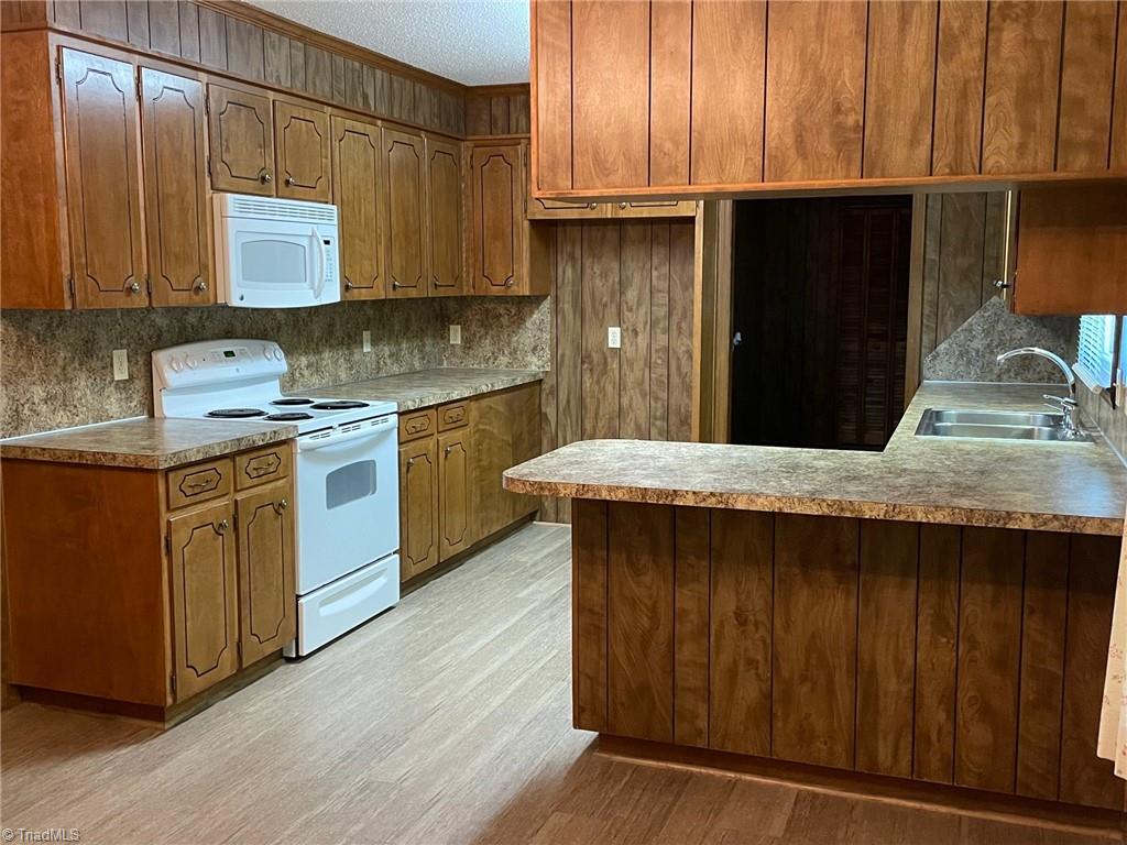591 Nat Conrad Road Lexington, NC 27292 - Photo 7 of 20