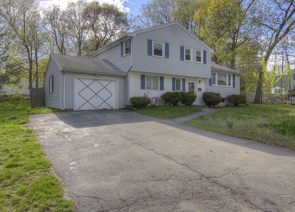 24 Flint Locke Road Randolph, MA 02368 - Photo 2 of 17 Gallery Image 2
