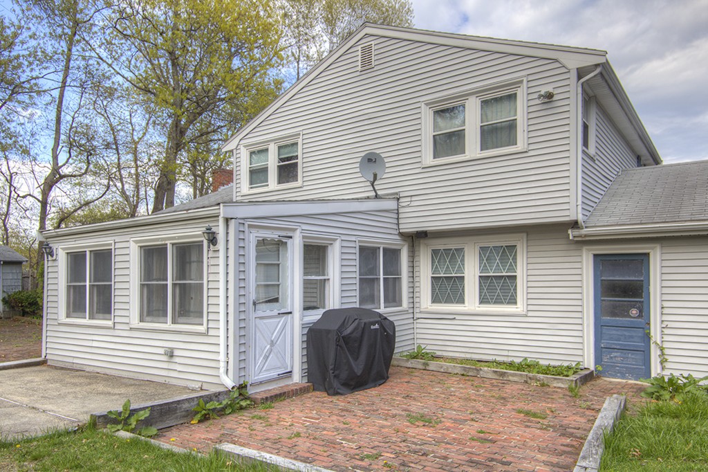 24 Flint Locke Road Randolph, MA 02368 - Photo 4 of 17 Gallery Image 4